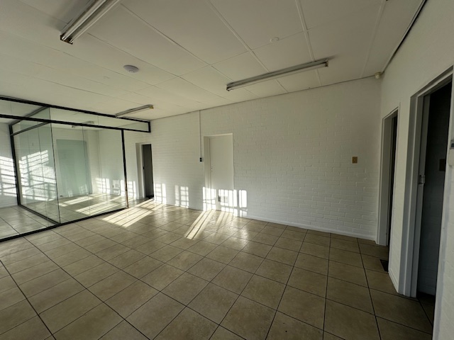 To Let Commercial Property for Rent in Maitland Western Cape